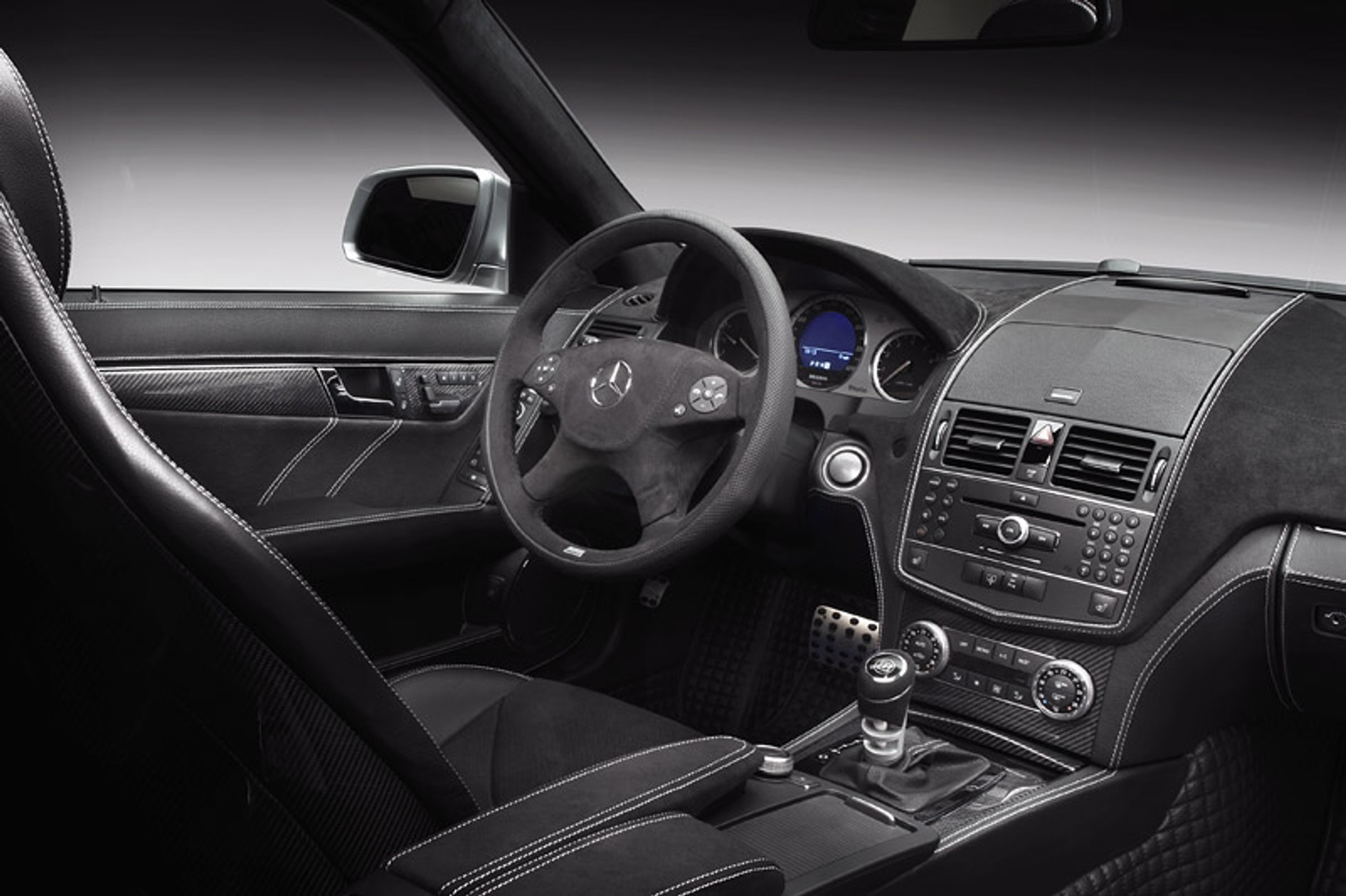 IAA Frankfurt 2007: Brabus Bullit - Mercedes-Benz klasy C z silnikiem V12 biturbo