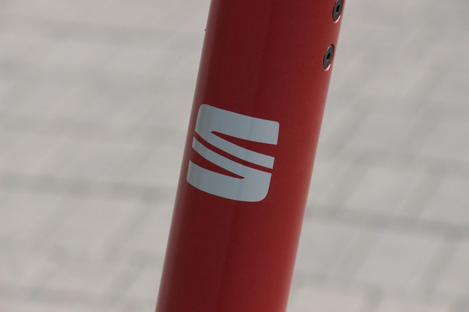 Seat eXS kontra Fiat 500 F85W - która hulajnoga lepsza?