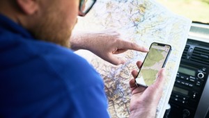 GPS zwariował! Kup do auta papierową mapę. To nie żart, tego lata może się przydać
