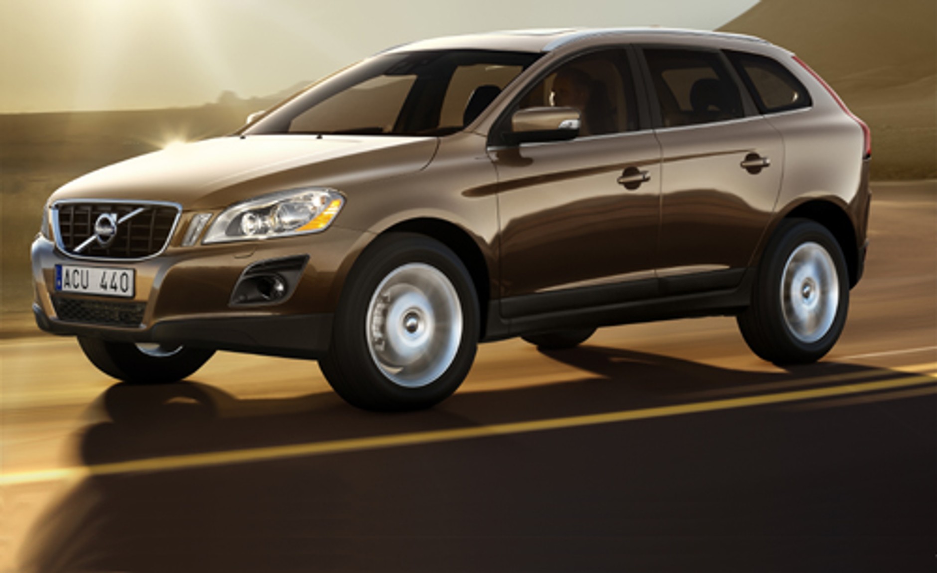 Volvo XC60 - Kompaktowy SUV już latem pojawi się w salonach