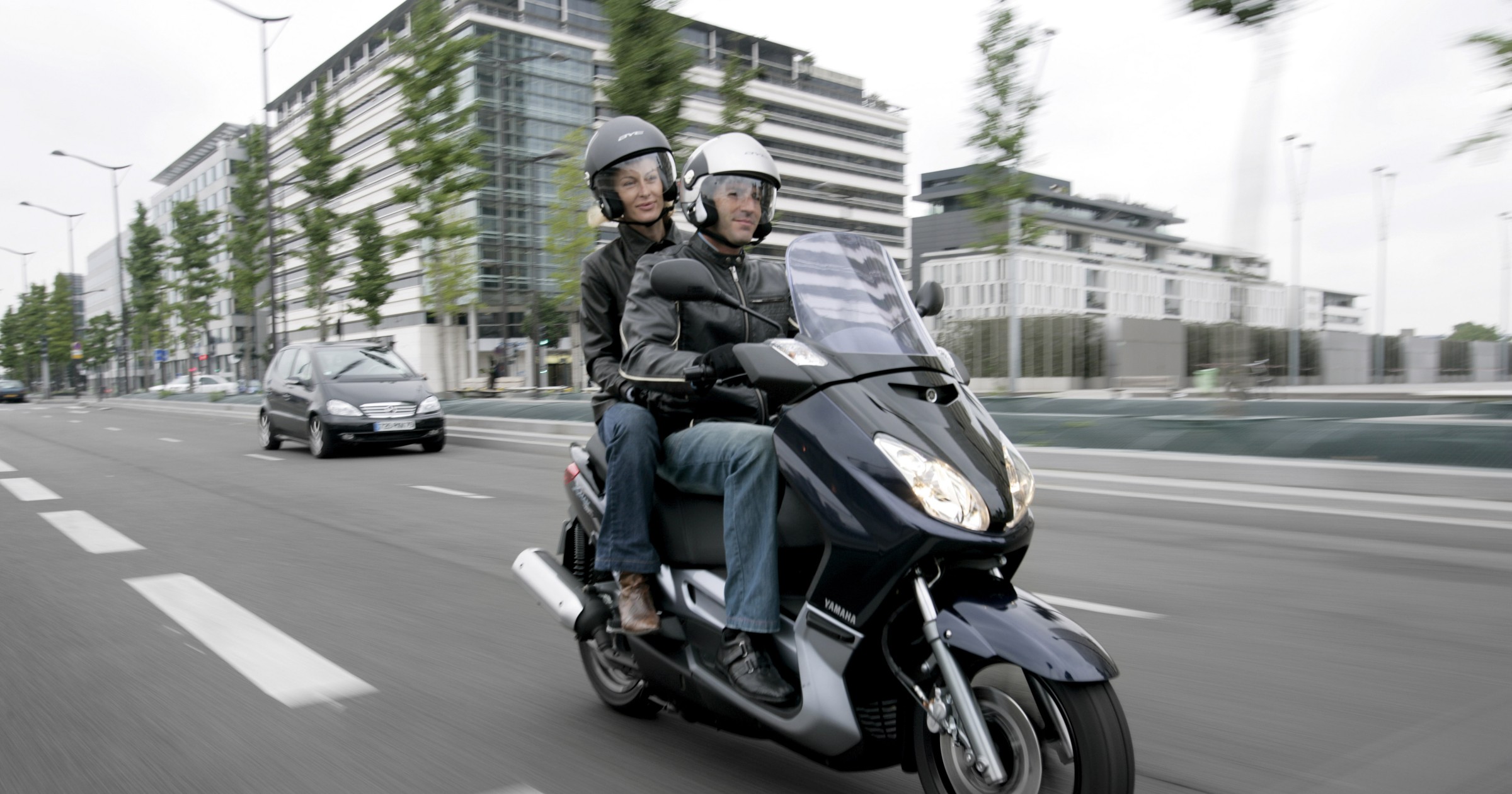 Skuter o poj 125 ccm, czyli motocykl. Dziś, by nim jeździć, trzeba mieć prawko kat. A