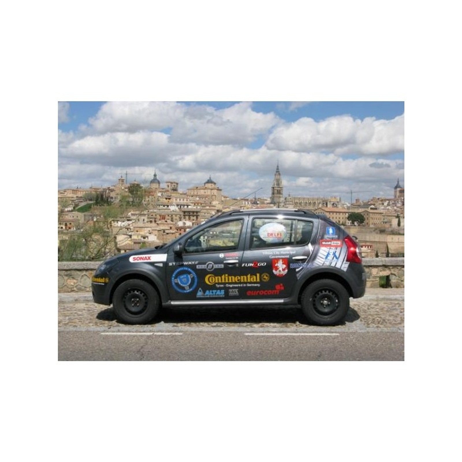 Lizbona-Władywostok: Dacia Sandero pokonała 15,2 tys. km w 12 dni