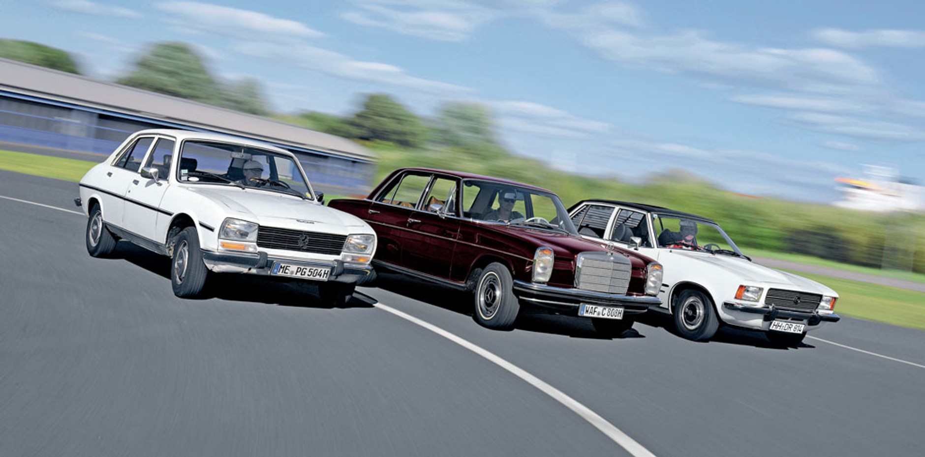 Peugeot 504D kontra Mercedes 220D i Opel Rekord 2100 - porównanie klasycznych limuzyn z dieslem