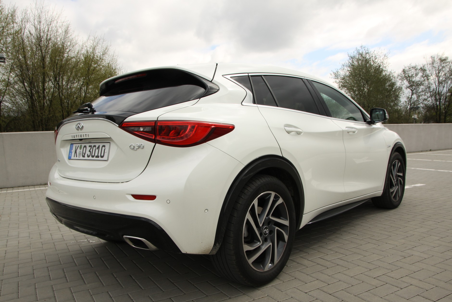 Infiniti Q30 2.2d DCT AWD