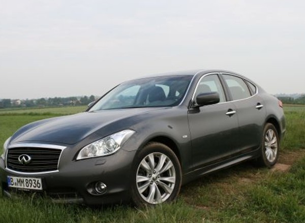 Infiniti M: alternatywa dla niemieckich limuzyn