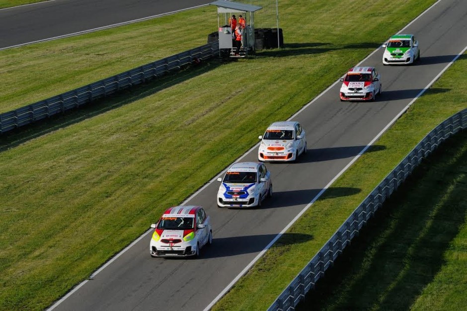 Kia Lotos Race