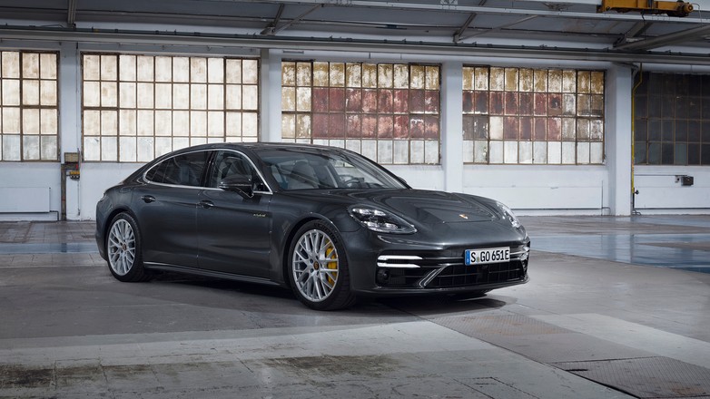 Porsche wprowadza nowe warianty Panamery