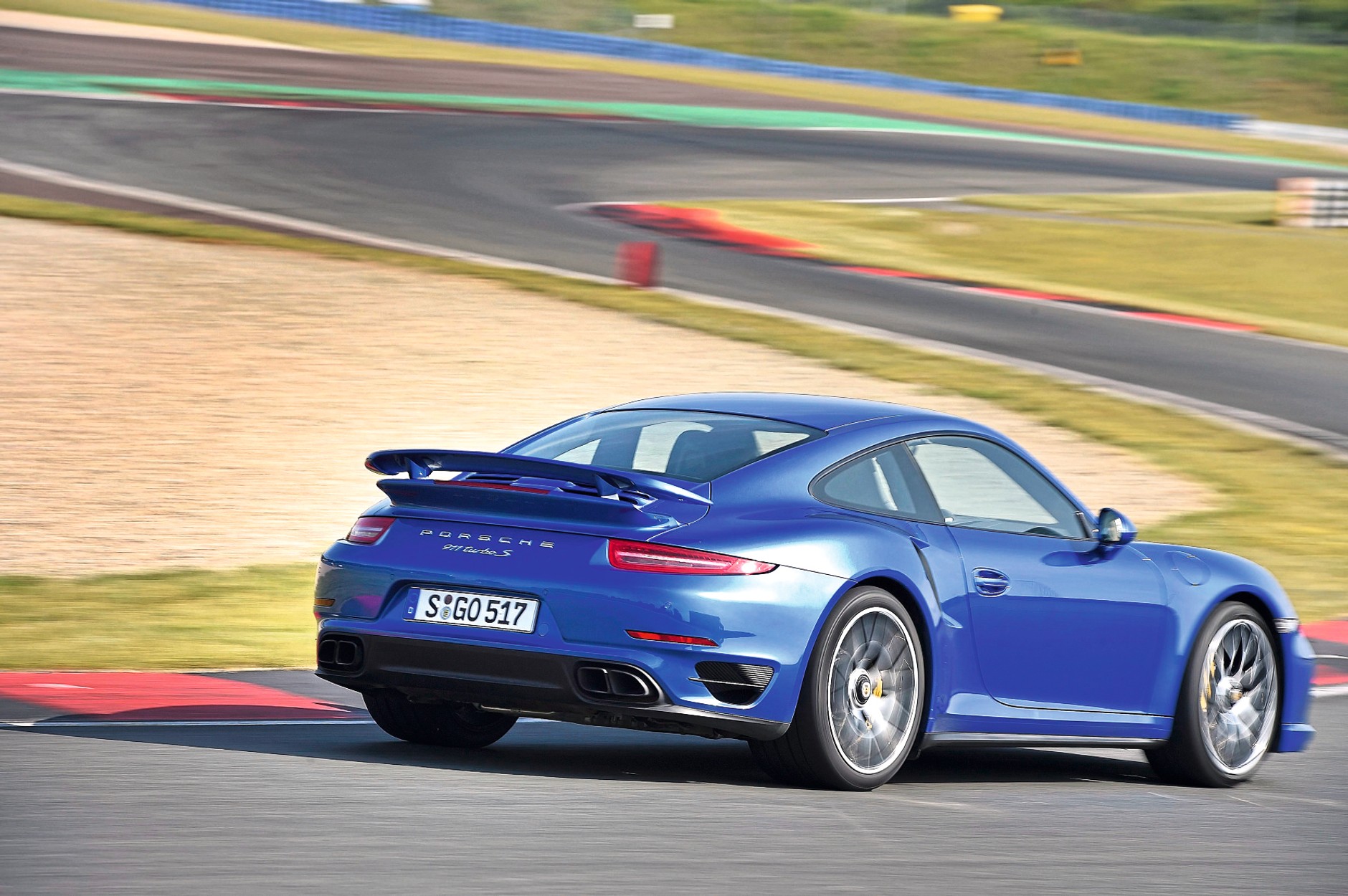 Da się znaleźć Porsche, którym emeryt jeździł na weekendowe przejażdżki. Warto jednak się&nbsp;upewnić, czy stateczny poprzedni właściciel nie zahaczał zbyt często o tor.