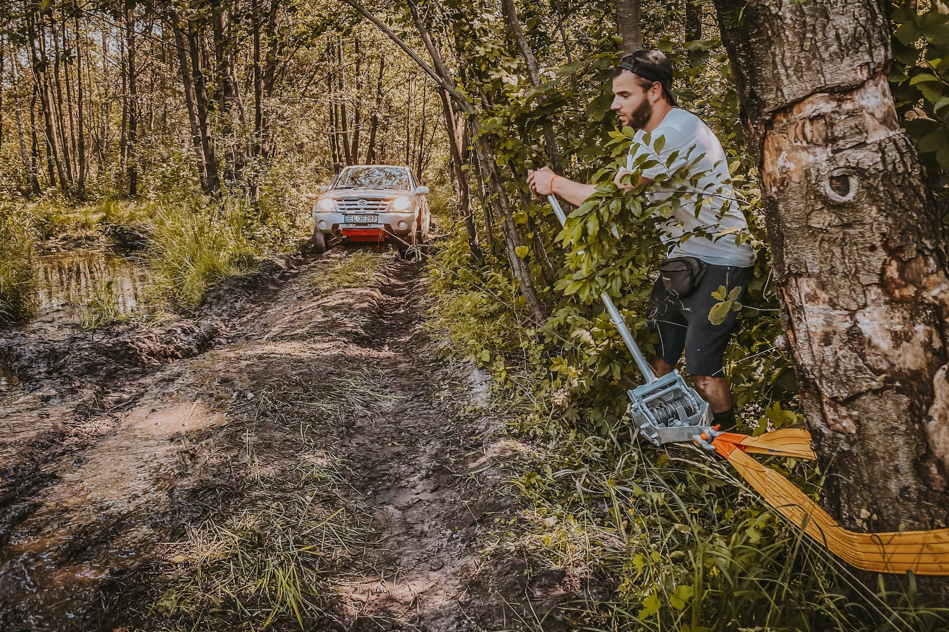 Suzuki w terenie podczas rajdu