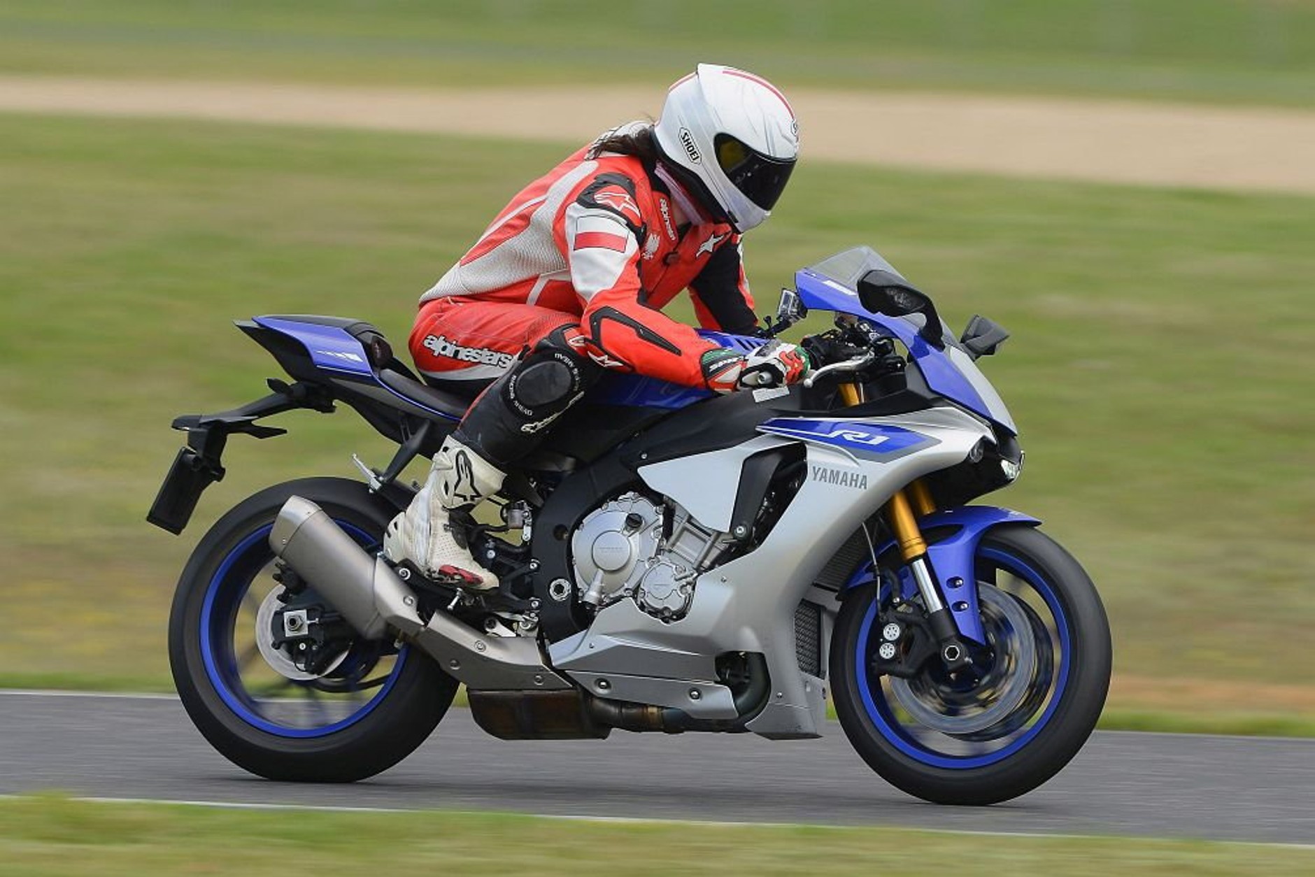 Yamaha YZF-R1 na torze Pannonia-Ring
