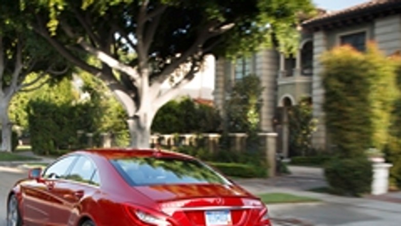 Mercedes CLS63 AMG ma rozdwojoną jaźń i świetnie wychodzi na zdjęciach