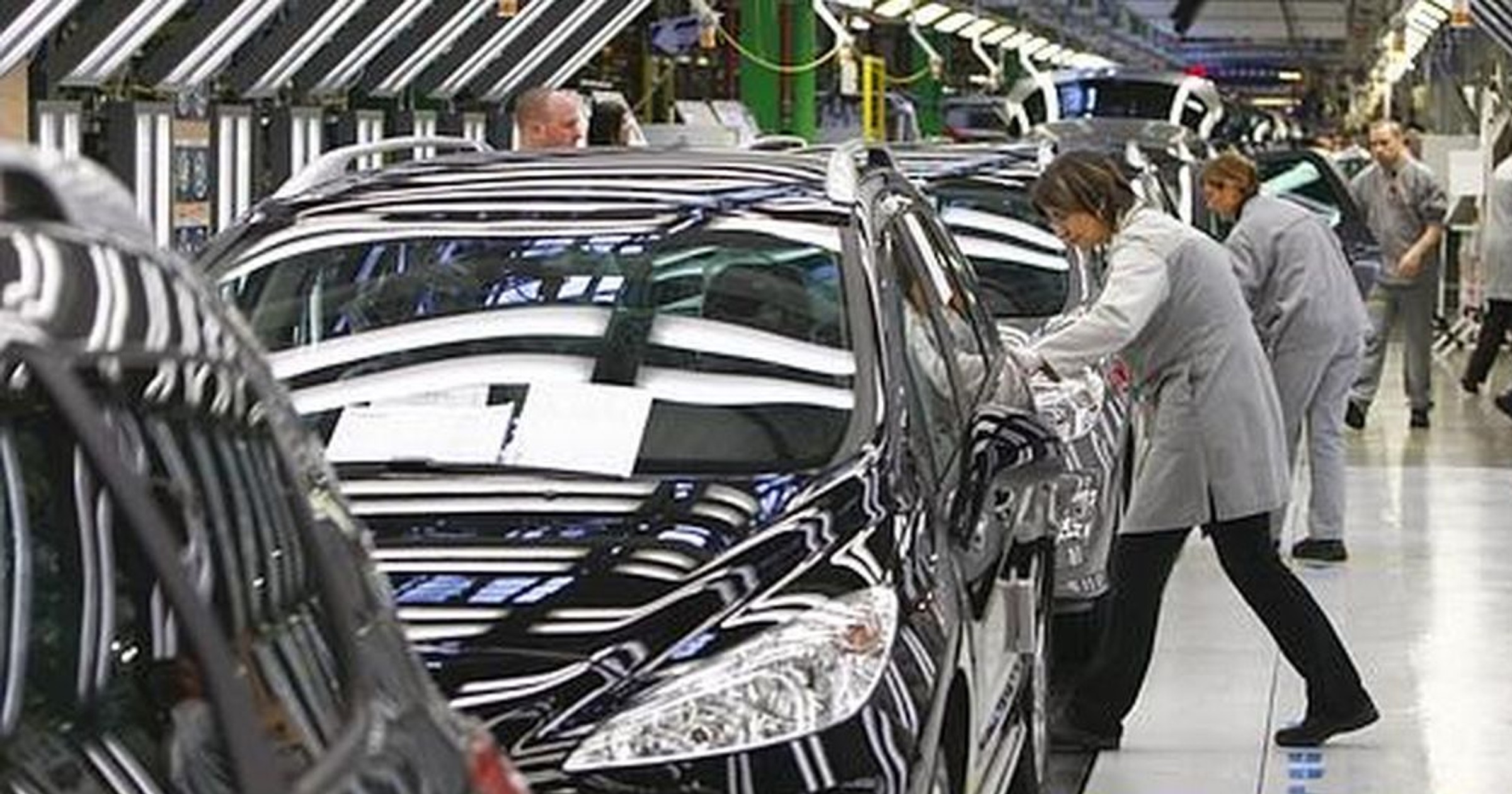 Koncern PSA Peugeot Citroen wychodzi na prostą