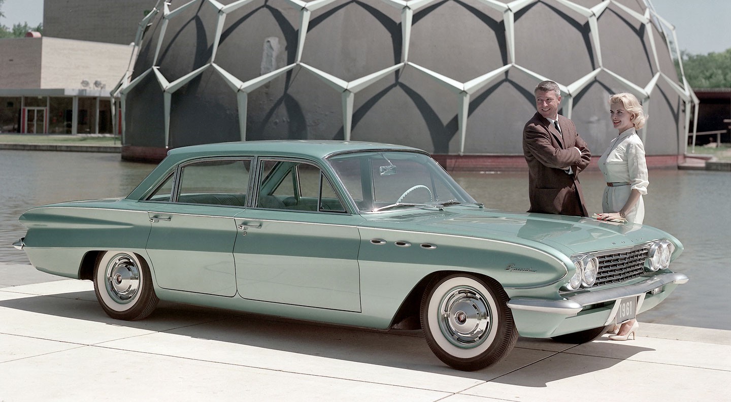 Buick Invicta Sedan