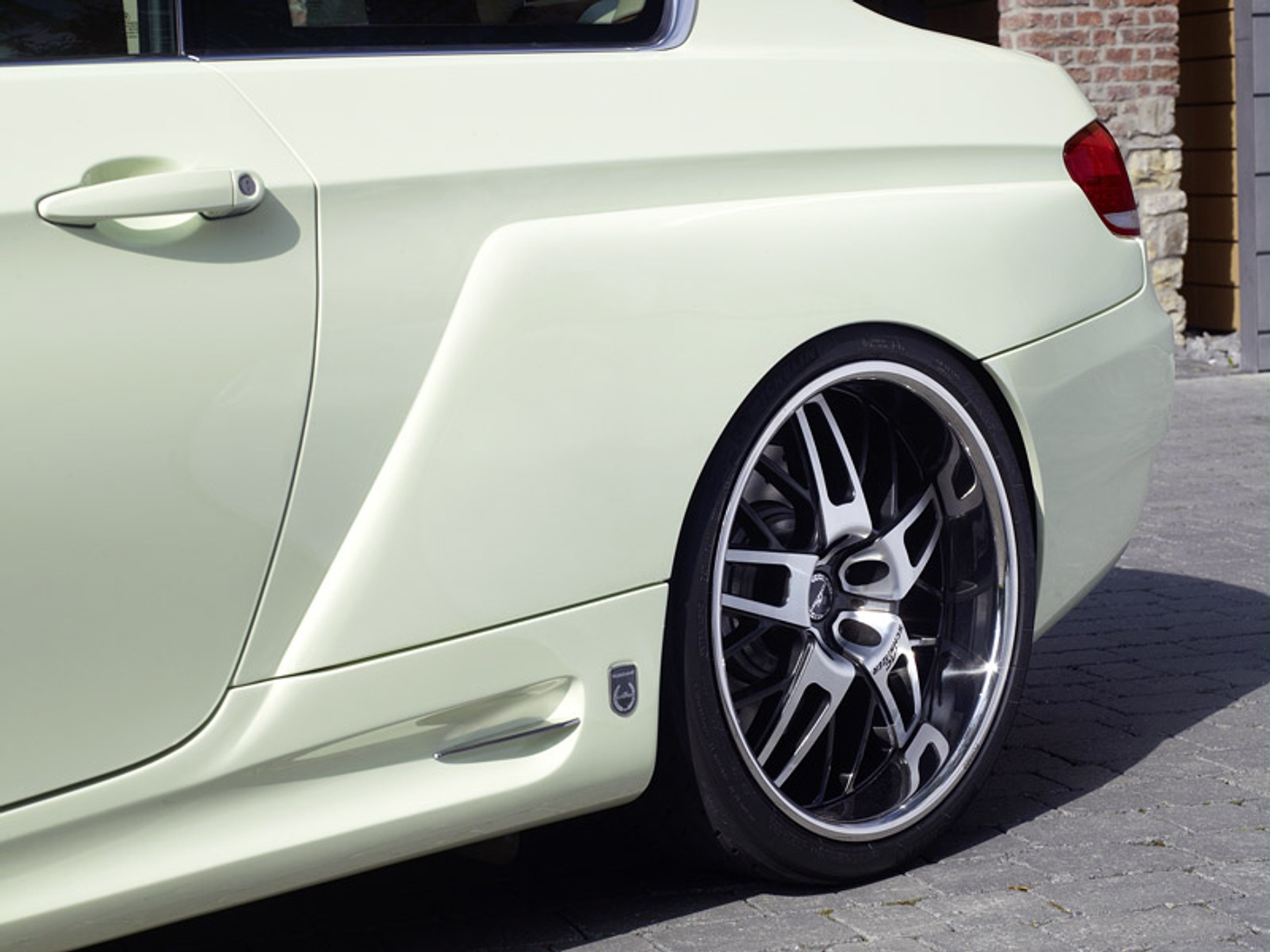 IAA Frankfurt 2007: AC Schnitzer GP3.10 - dziesięciocylindrowe coupé na gaz