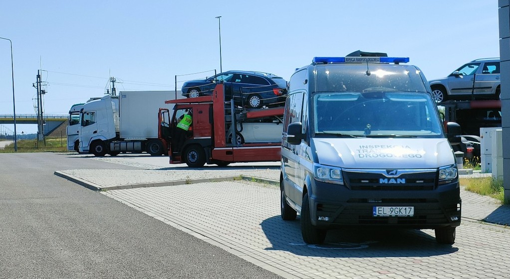 Pojazdy ciężarowe jadące pomimo zakazu