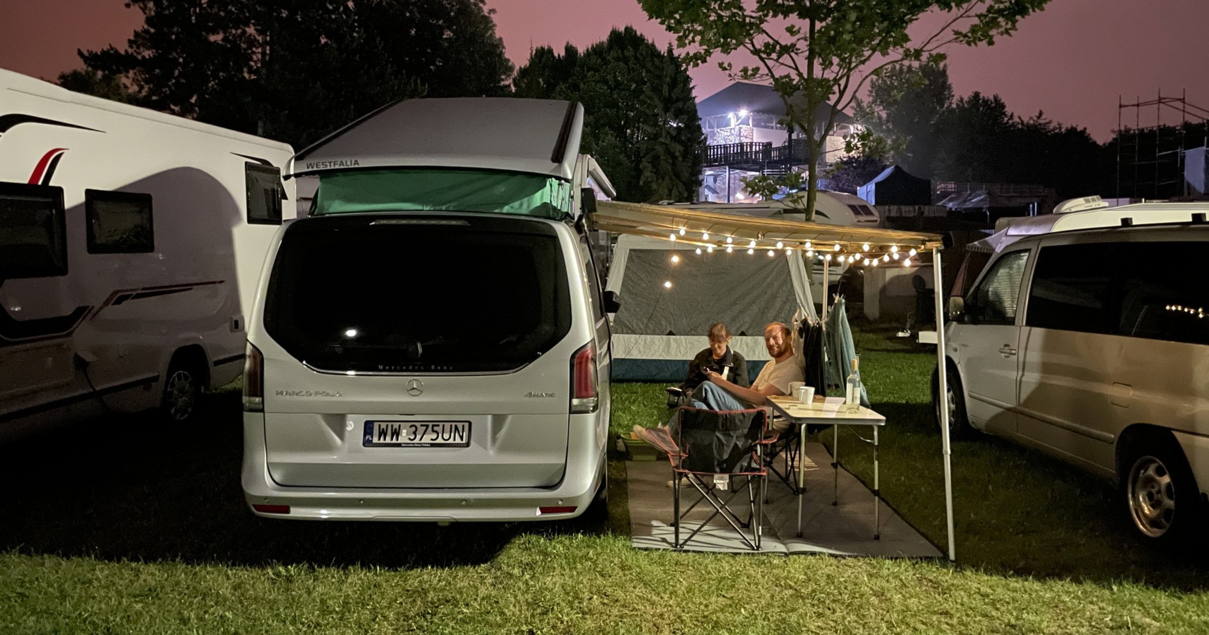Mercedes Klasy V Marco Polo na kempingu podczas festiwalu Colours of Ostrava w Czechach