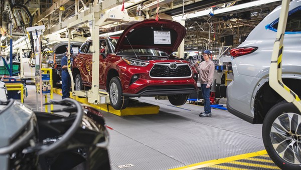 Kryzys w branży motoryzacyjnej - powodem brak półprzewodników, nie mniejszy popyt