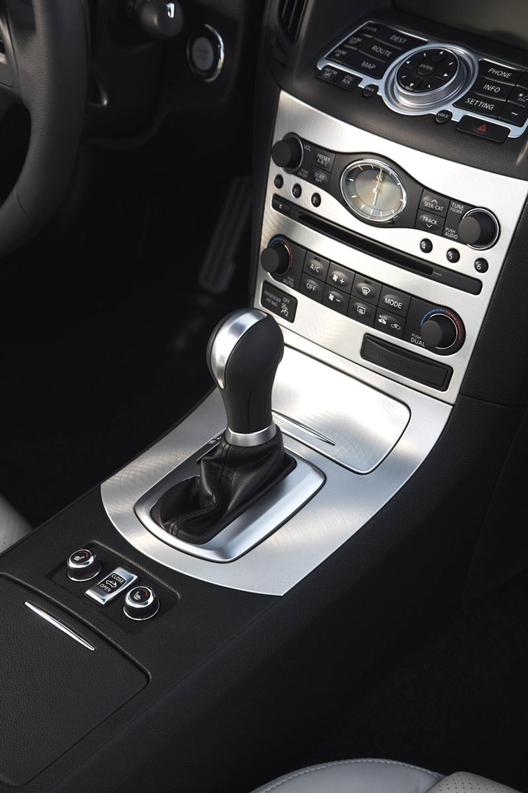 Tokio 2009: Infiniti przygotowuje auto z napedem elektrycznym