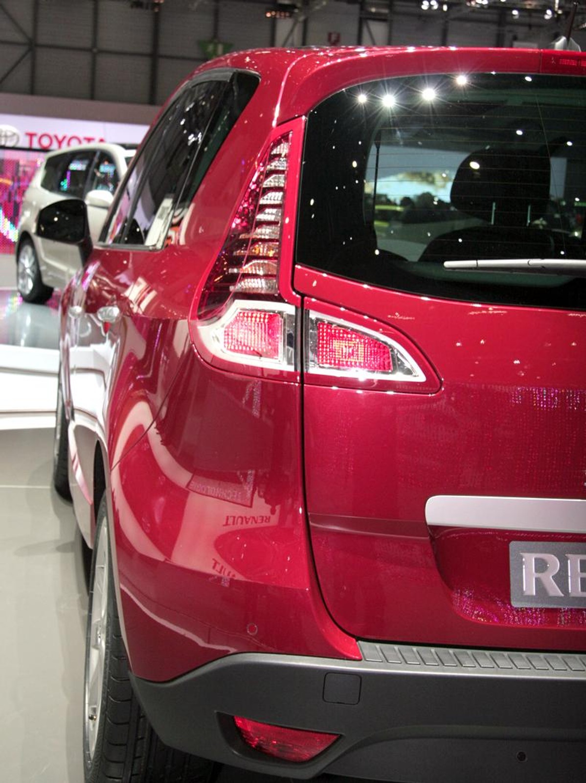 Genewa 2009: Renault Scénic – trzecie wydanie