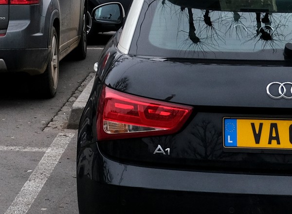 Zagraniczne tablice rejestracyjne. Czy potrafisz bezbłędnie je rozpoznać?