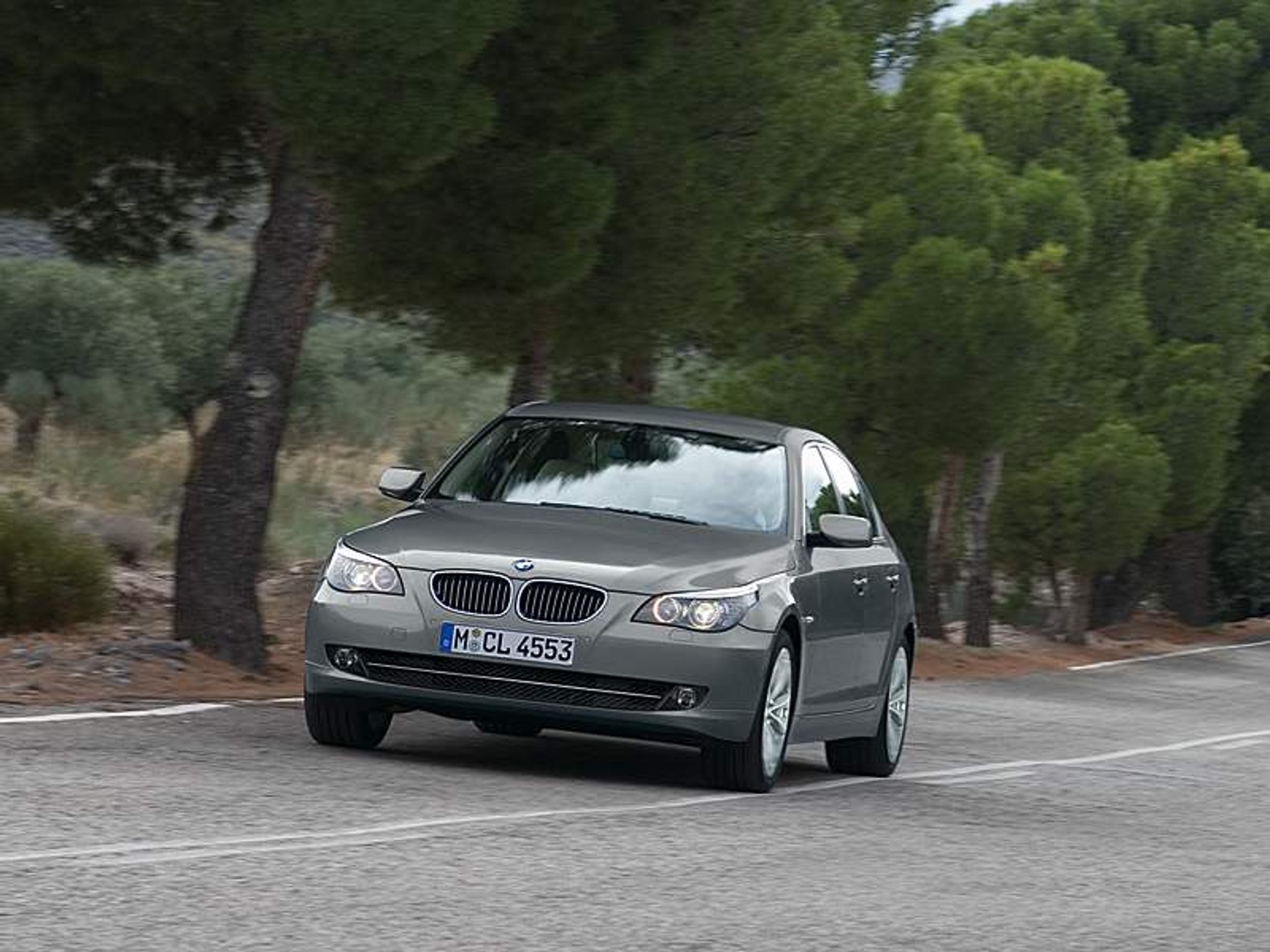 BMW 5: facelifting na półmetku (video)