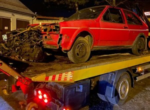 Policja zlikwidowała "dziuplę" i odzyskała siedem skradzionych aut