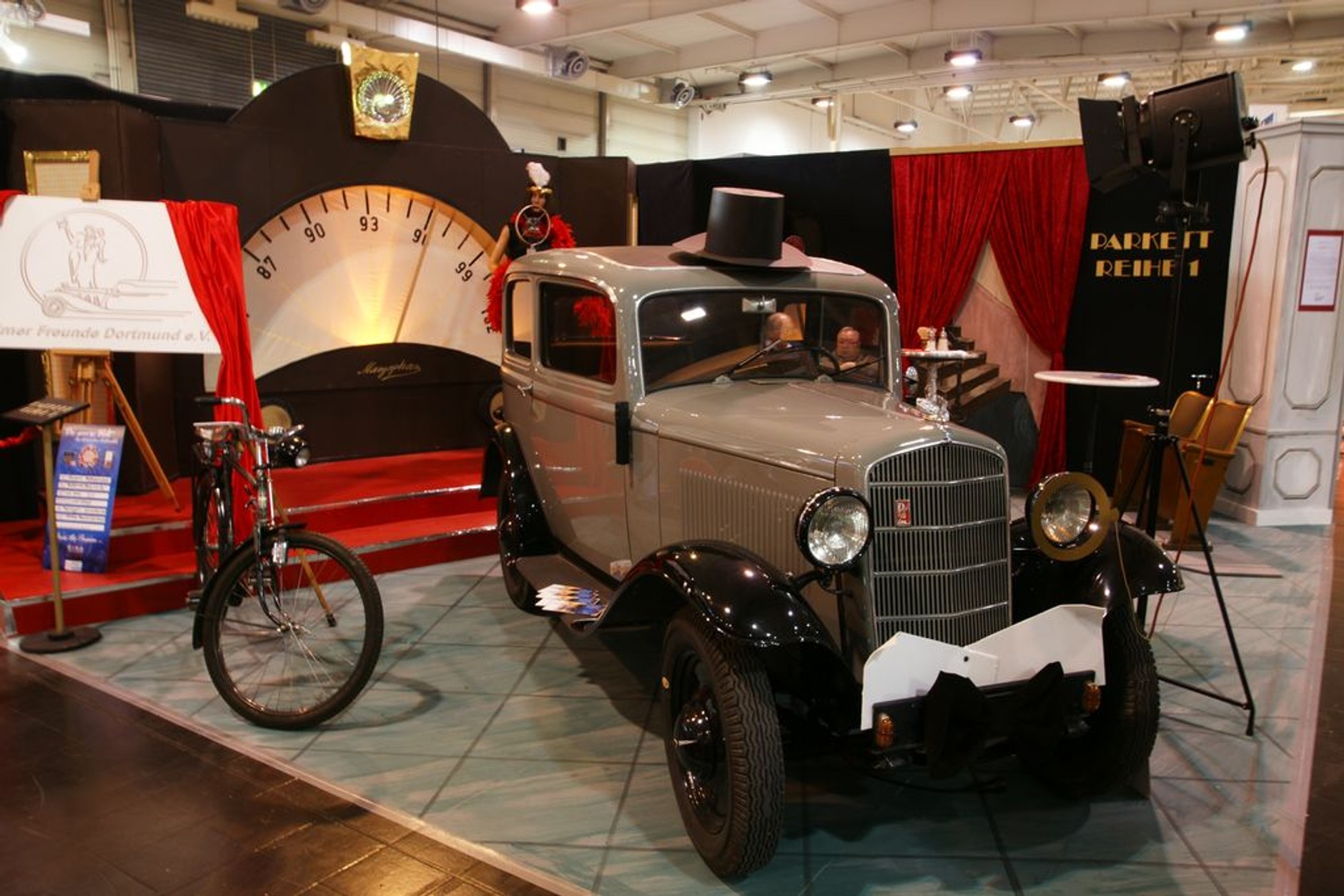 Techno Classica Essen 2010: targi rekordów - zaprzeczenie kryzysu w motoryzacji (galeria)