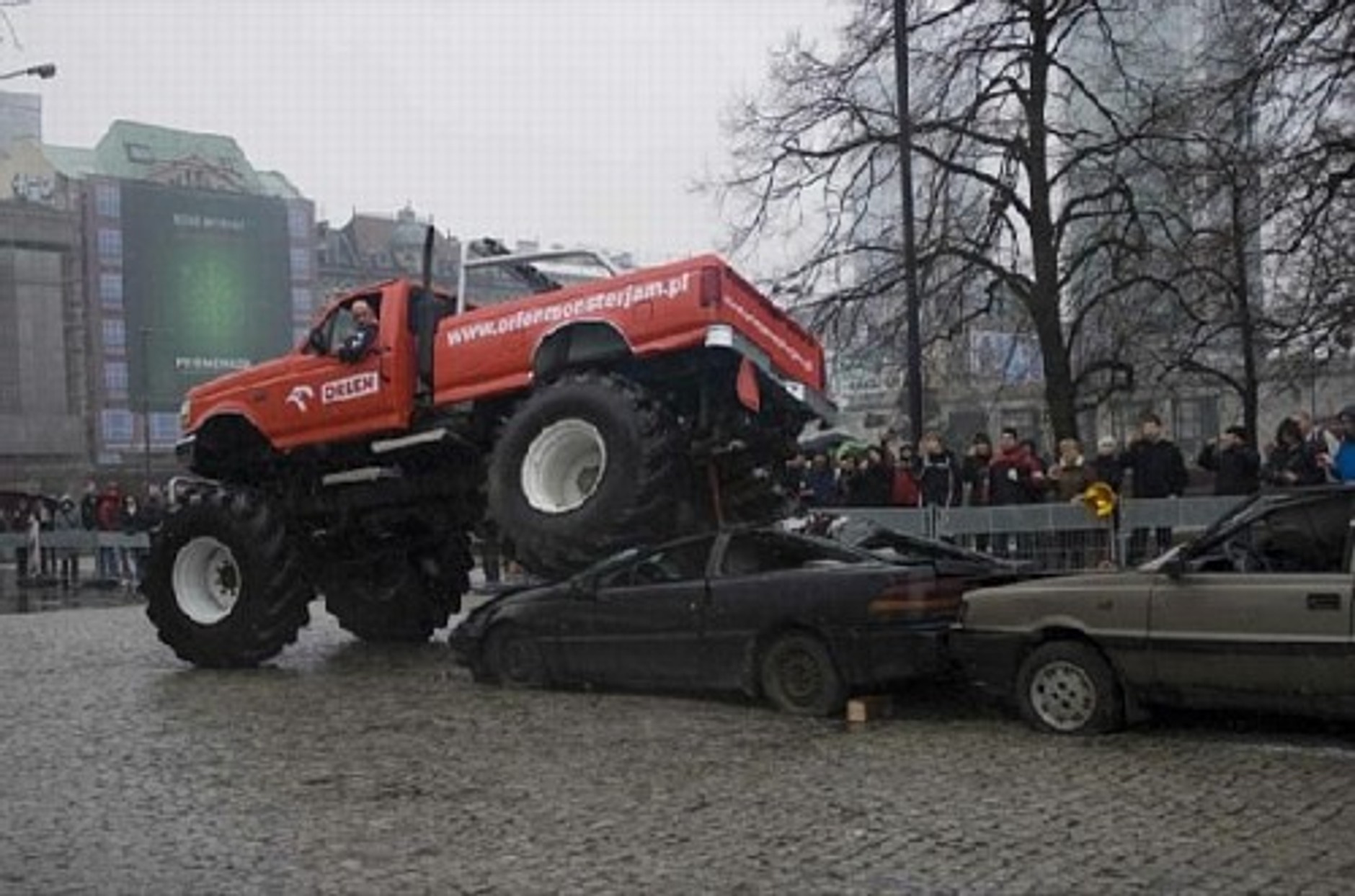 Monster Truck na ulicach Warszawy