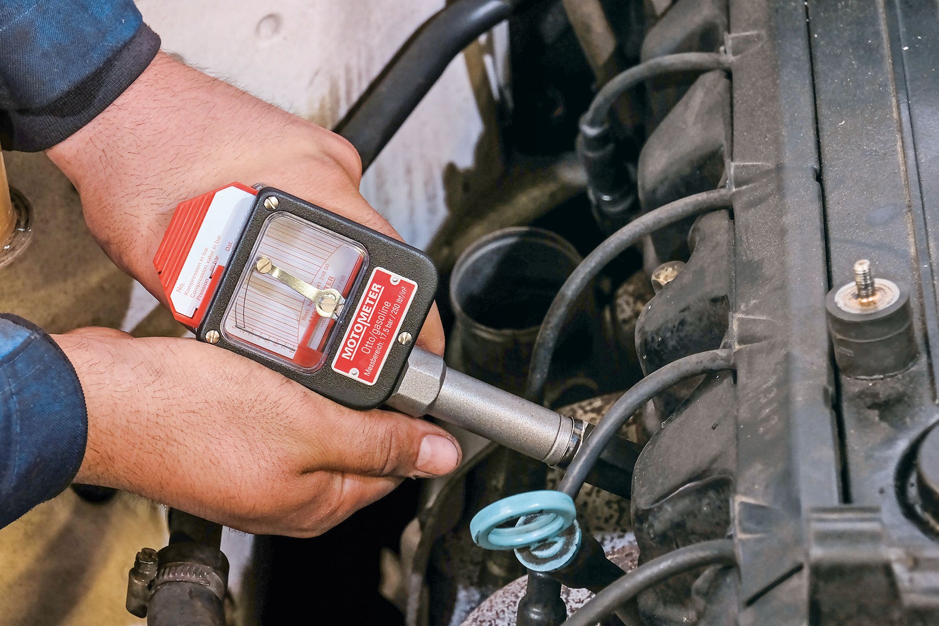 Test kompresji silnika