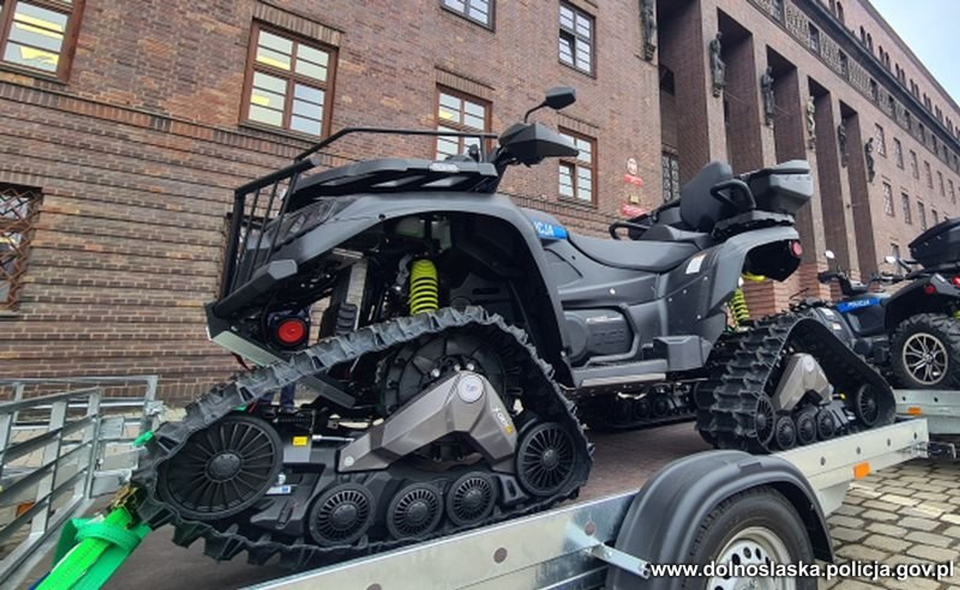 Policyjny quad TGB