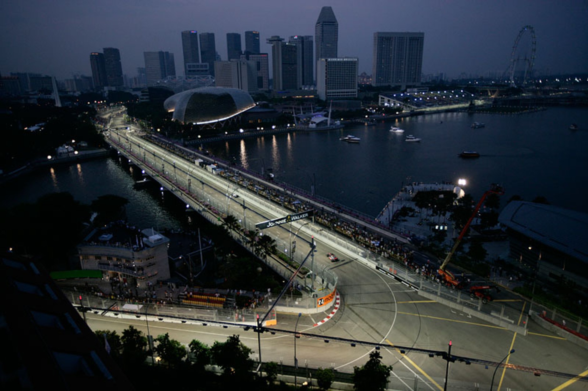 Grand Prix Singapuru 2009: sukces Hamiltona - fotogaleria Jiři Křenek