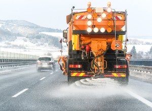 Sól drogowa ułatwia jazdę, ale szkodzi bardziej niż myślisz
