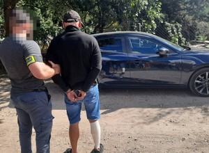 Błyskawiczna akcja policji. Właściciel Mazdy jeszcze nie wiedział, że ktoś ukradł jego auto