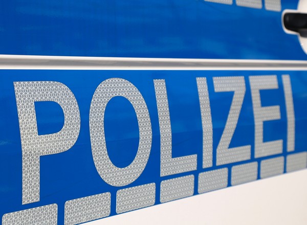 Niemcy: tragiczny wypadek na A2. Spaliły się ciężarówka i hybryda holująca przyczepę kempingową