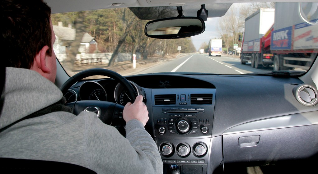 Jak wyprzedzać? Zasady, przepisy, praktyka