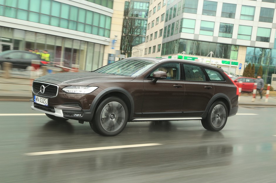 Volvo V90 CC D4