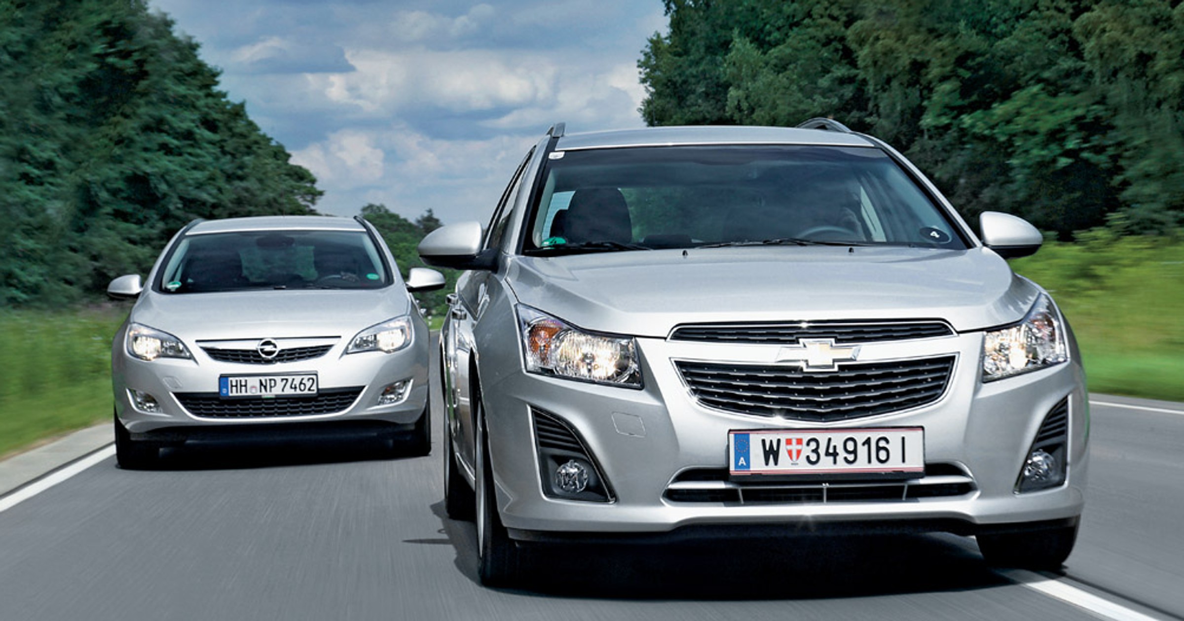 Chevrolet Cruze Kombi kontra Opel Astra Sports Tourer: które kombi jest lepsze