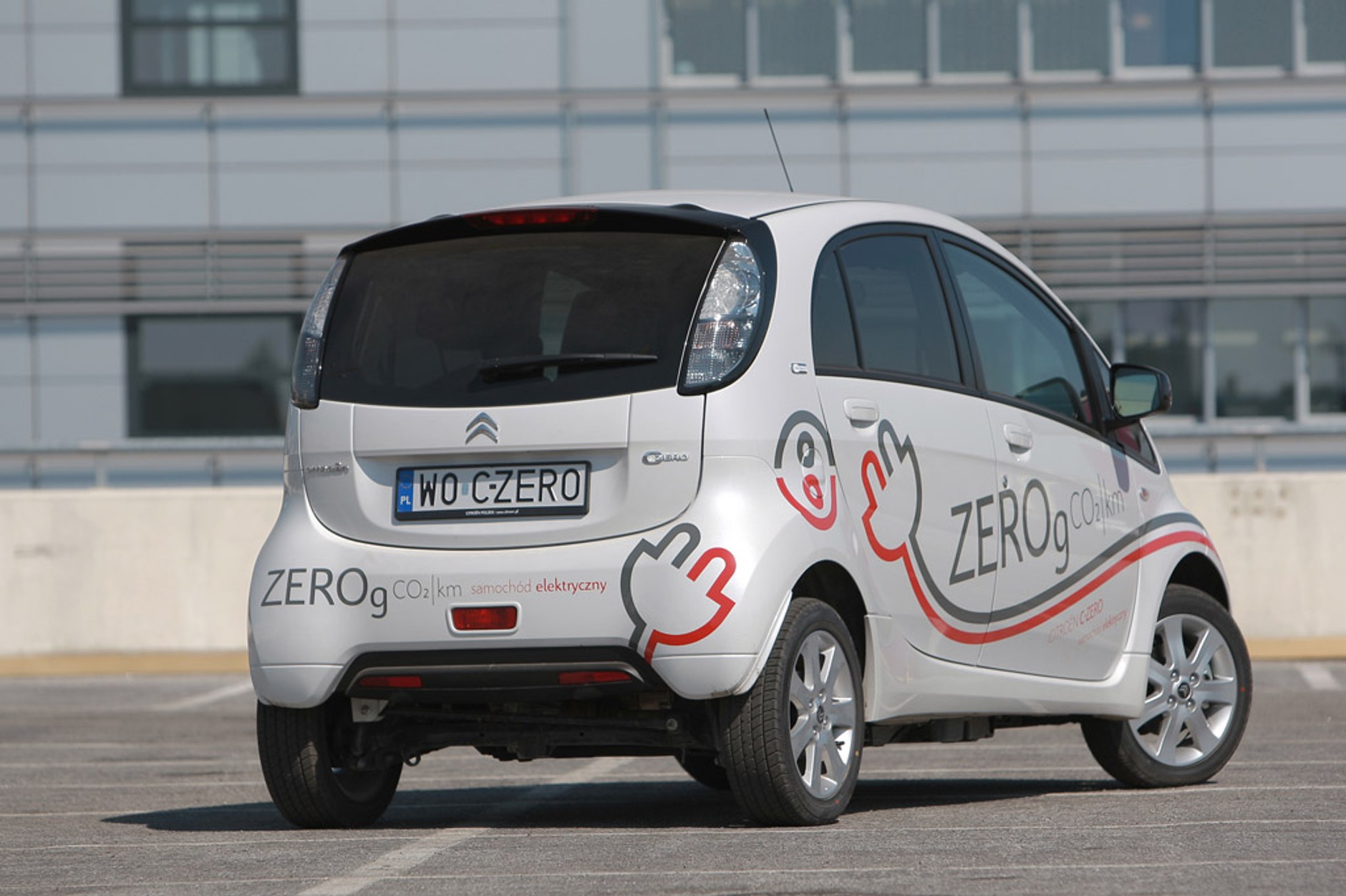 Citroen C-Zero: zero emisij, trochę stresu