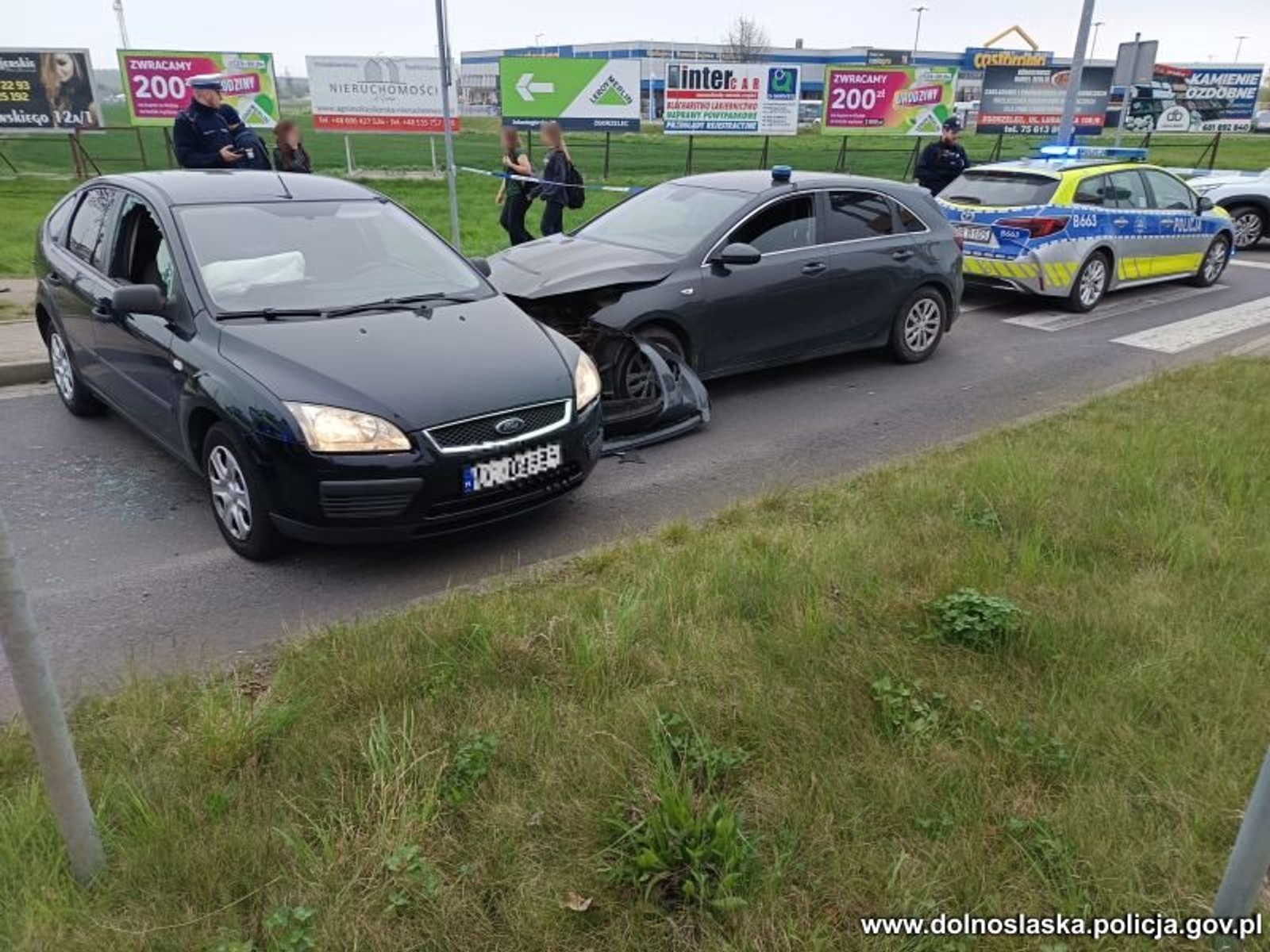Grasowali na parkingach z pilotami i okradali kierowców