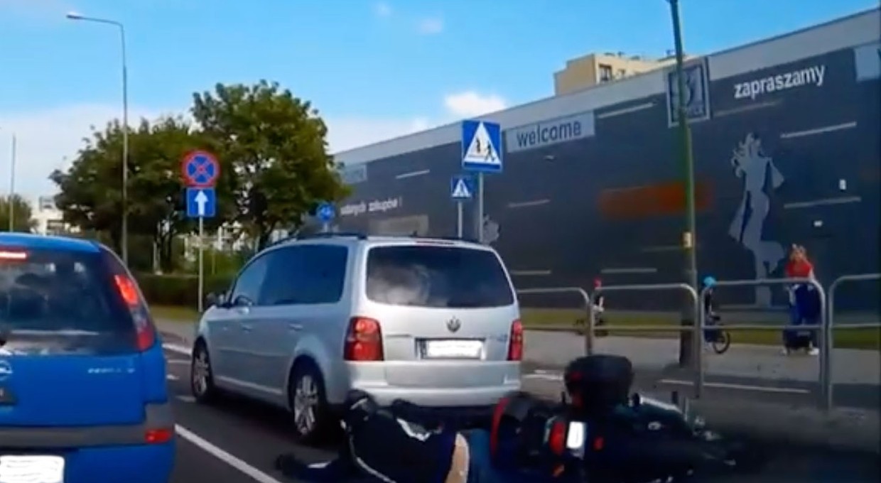 Czy przepuszczanie pieszych jest zachowaniem nagannym - niektórzy tak twierdzą
