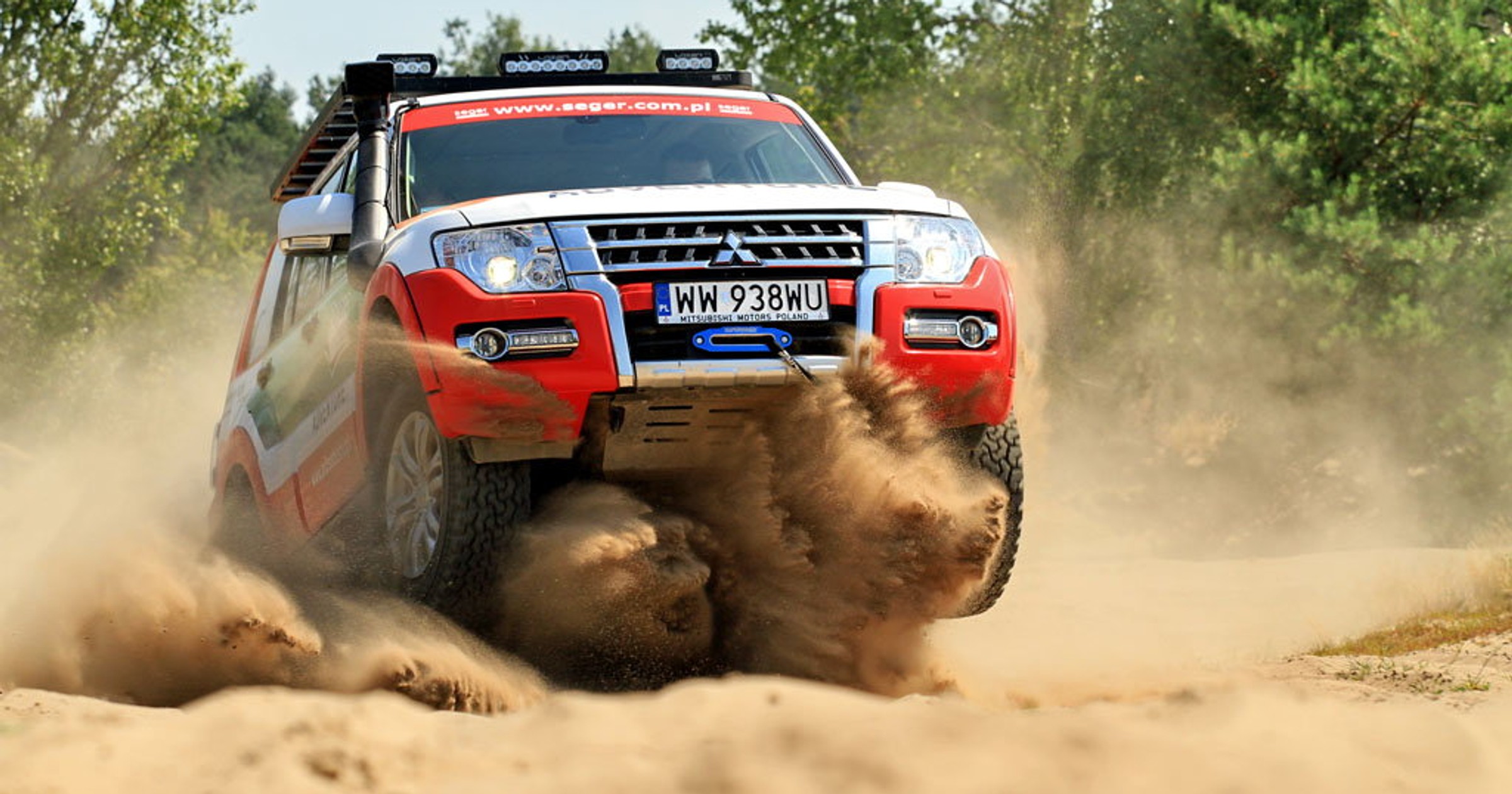 Mitsubishi Pajero 3.2 DID Instyle  - na pohybel SUV-om