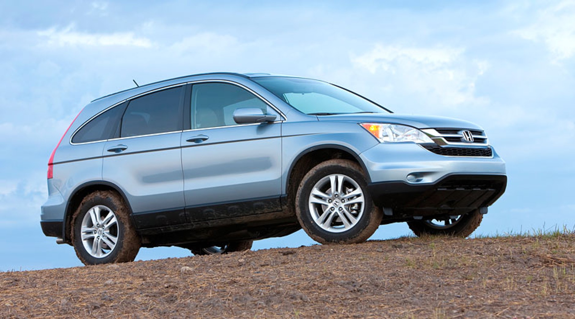 Honda CR-V: Modernizace vzhledu a nový motor 2.2 i-DTEC se samočinnou převodovkou