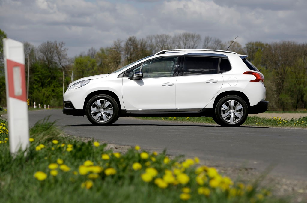 Peugeot 2008 1.2 Pure Tech- trzy cylindry z automatem