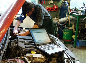 10 największych wpadek samochodowej elektroniki