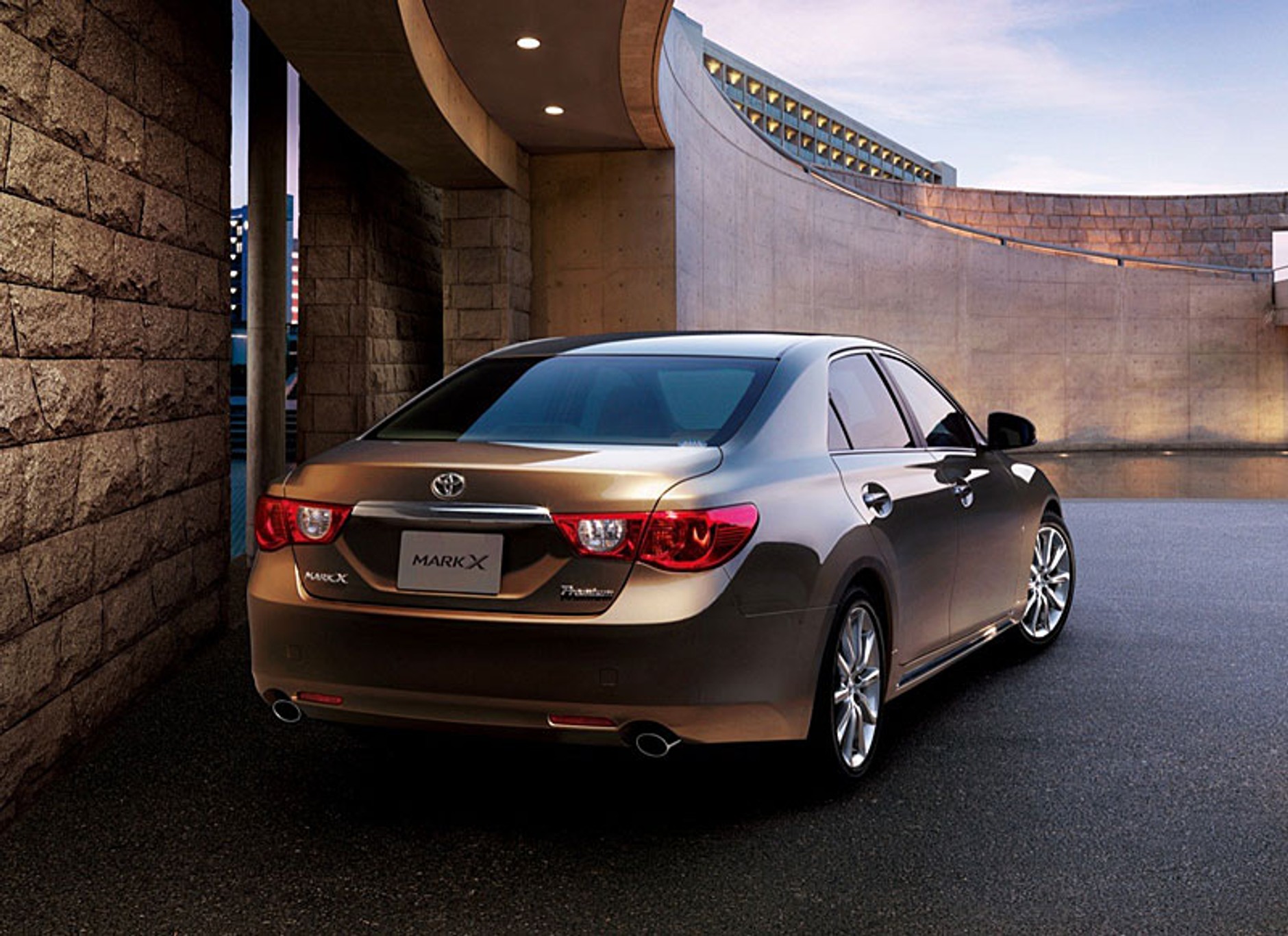 Tokio 2009: Toyota Mark X – limuzyna klasy wyższej