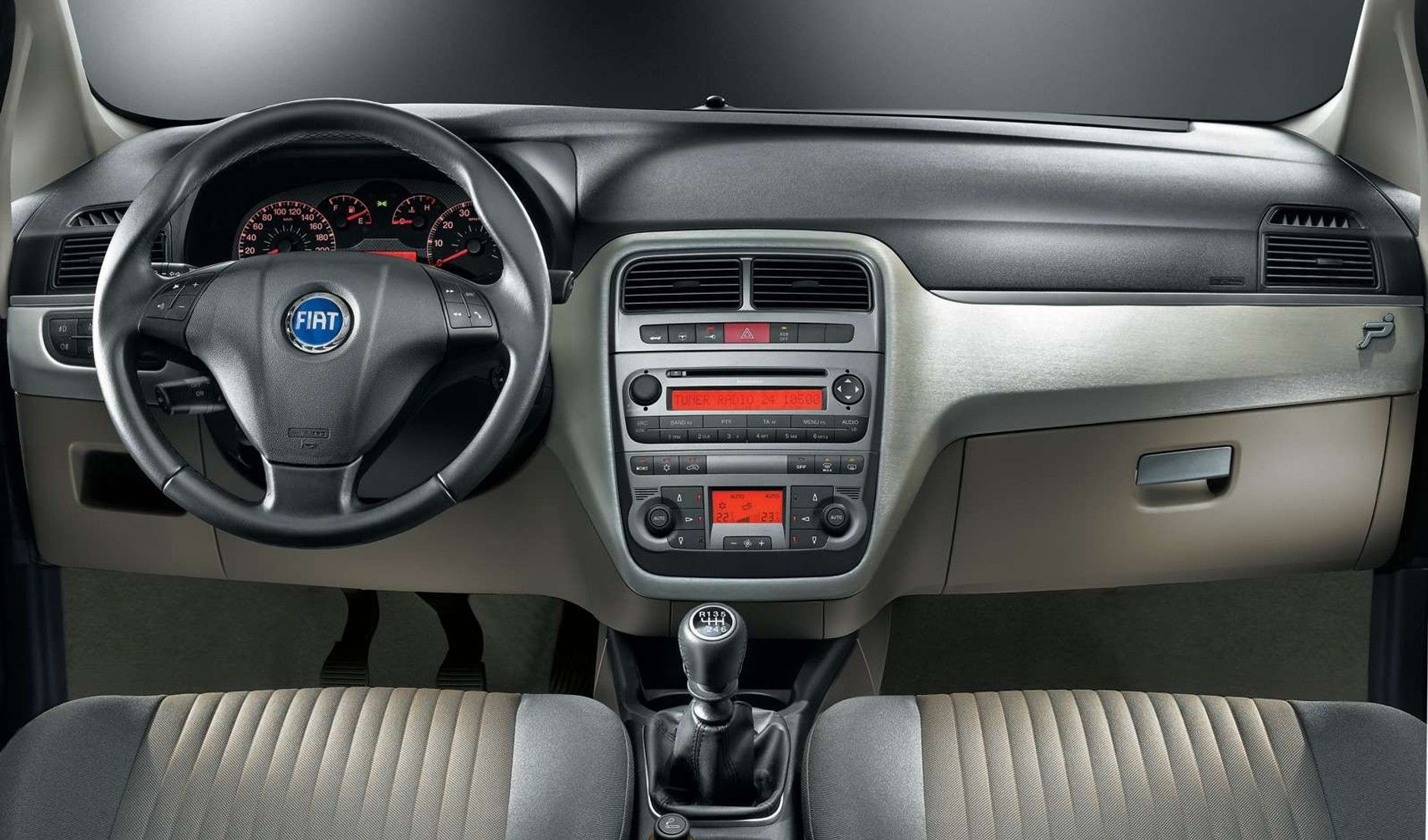 Grande Punto był w swoim czasie jednym z najtańszych hatchbacków w segmencie B. Jako że auto dodatkowo sporo traci na wartości, dzisiaj stanowi atrakcyjną ofertę z rynku wtórnego.