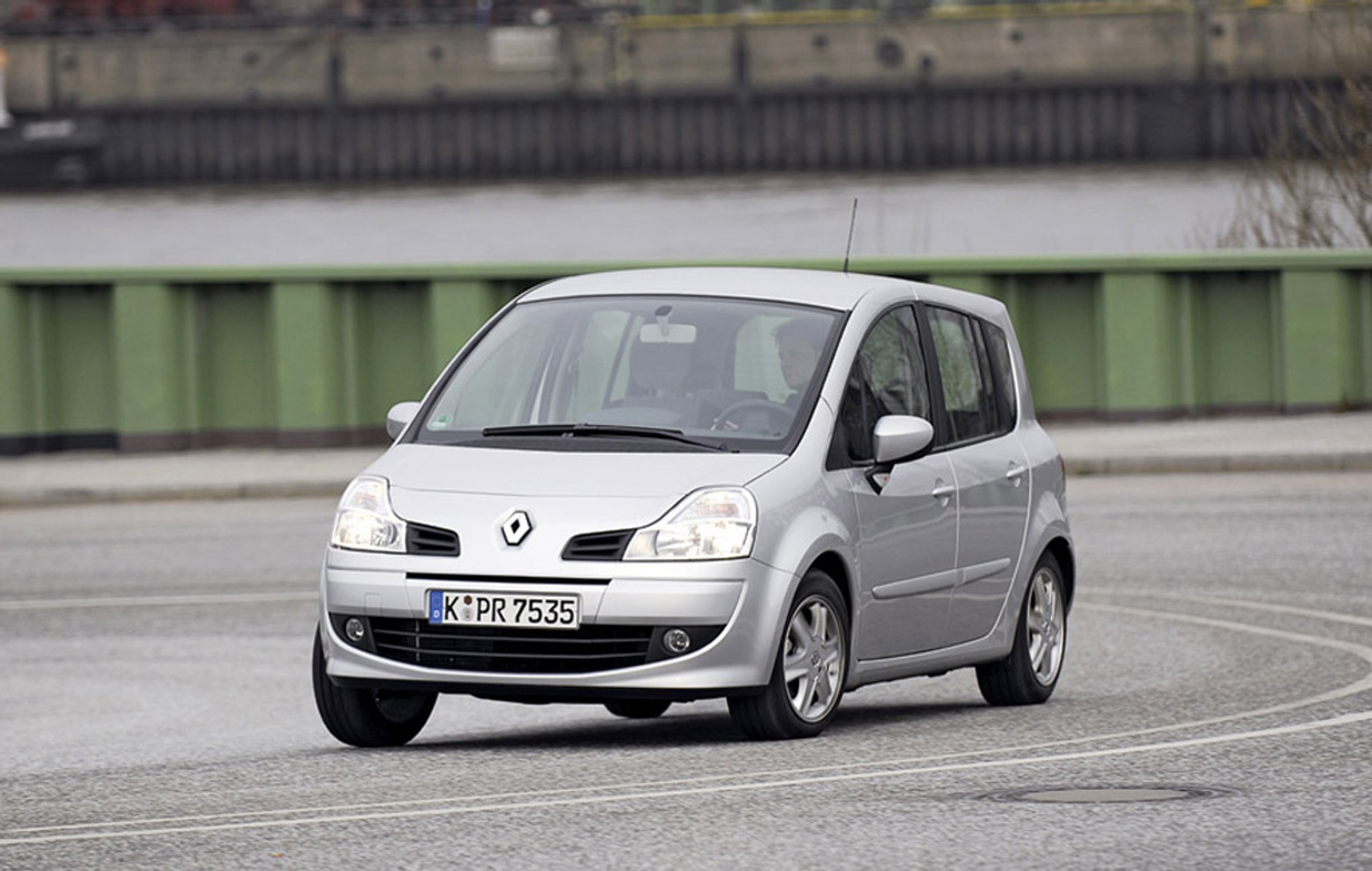 Oto najmniej i najbardziej paliwożerne samochody!