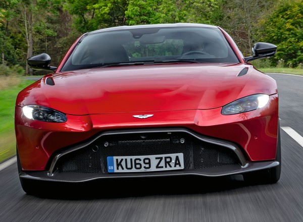 Aston Martin Vantage AMR - ręczna robota