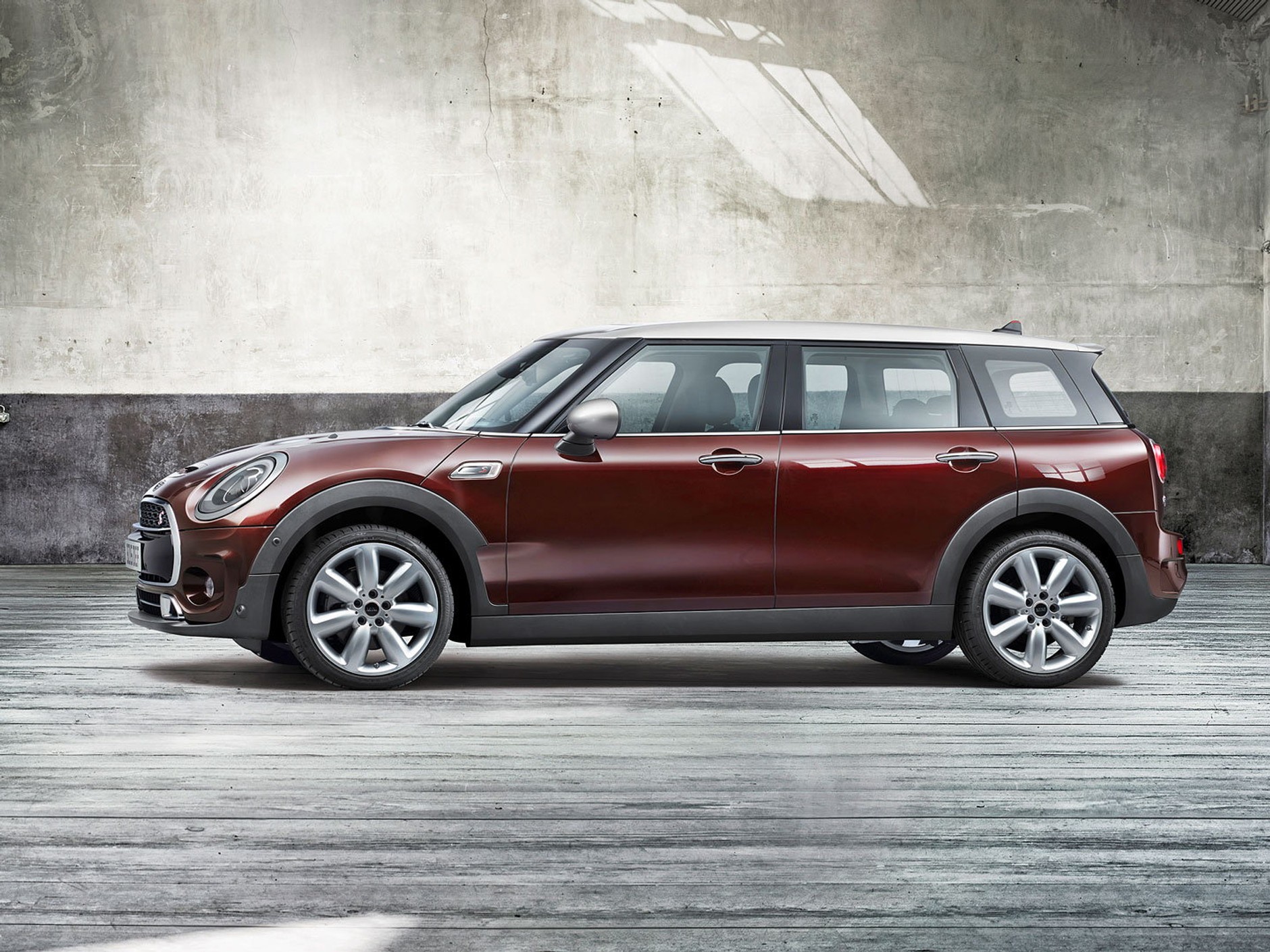 Nowy Mini Clubman: 3 cylindry i 8 biegów