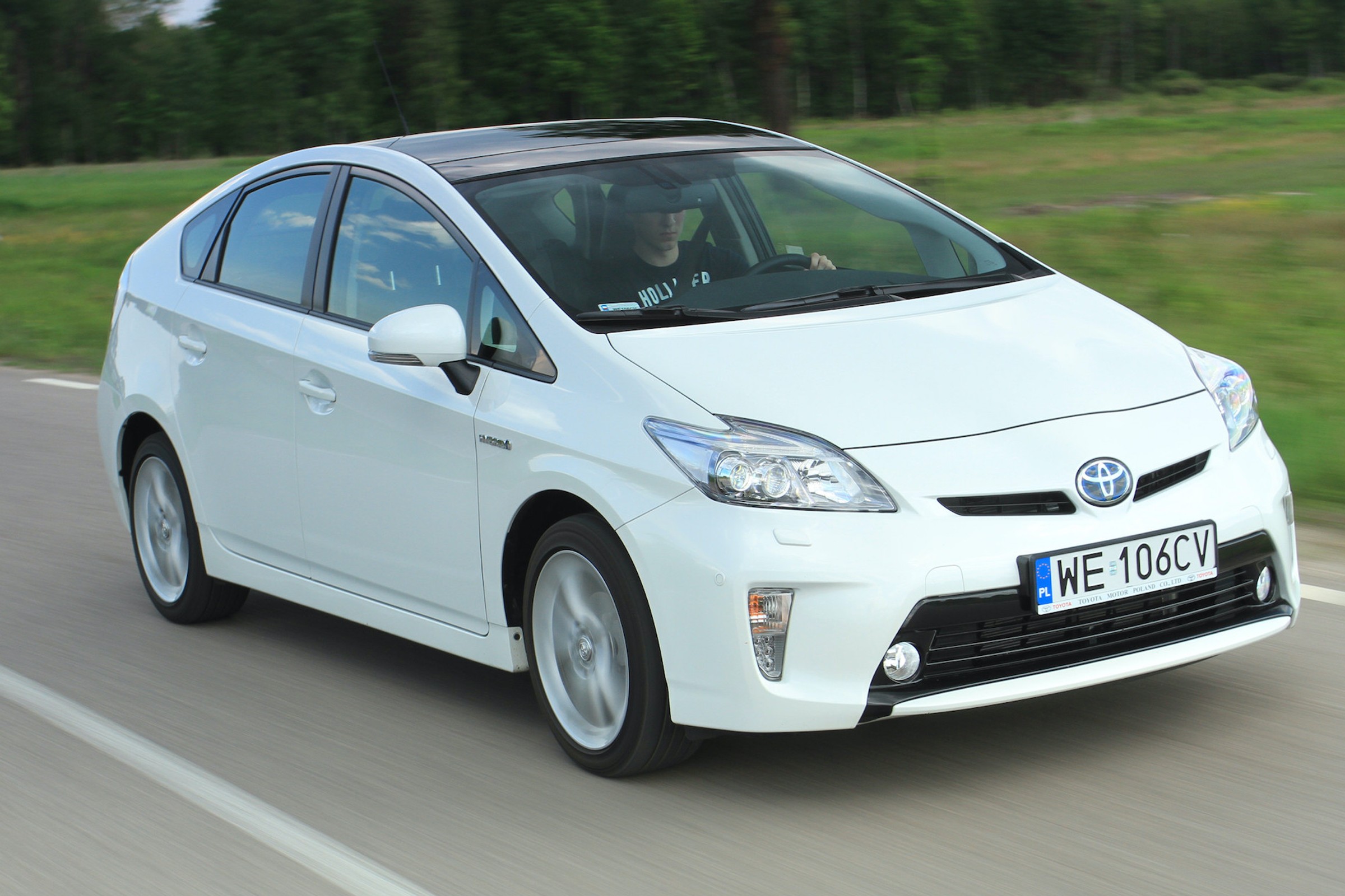W Japonii Toyota odmładza nawet 22-letnie auta. W ASO dostają funkcje z nowych modeli